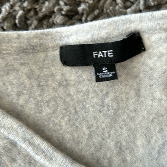 FATE Gray V Neck Wool Cashmere Blend Sweater Size Small - Picture 3 of 11